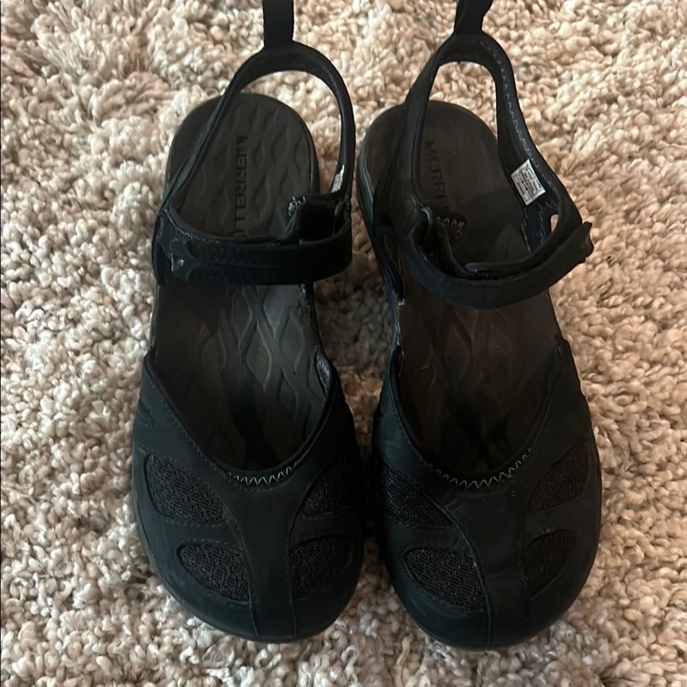 Merrell Black Sandals with Molded Construction